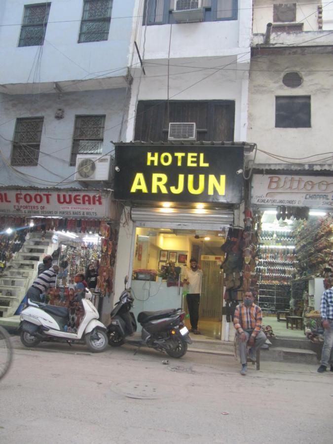 Hotel Arjun New Delhi Buitenkant foto
