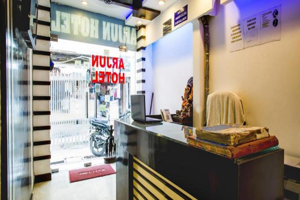 Hotel Arjun New Delhi Buitenkant foto