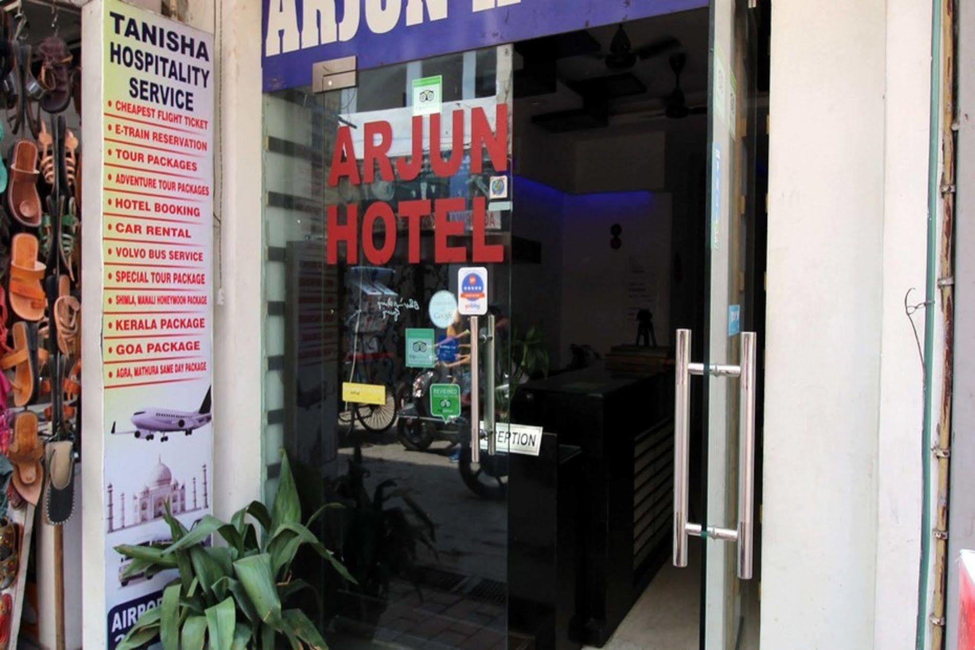 Hotel Arjun New Delhi Buitenkant foto