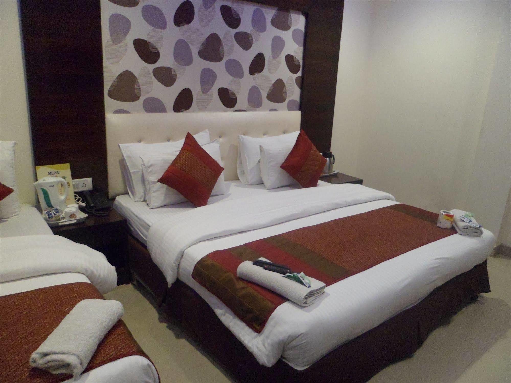 Hotel Arjun New Delhi Buitenkant foto