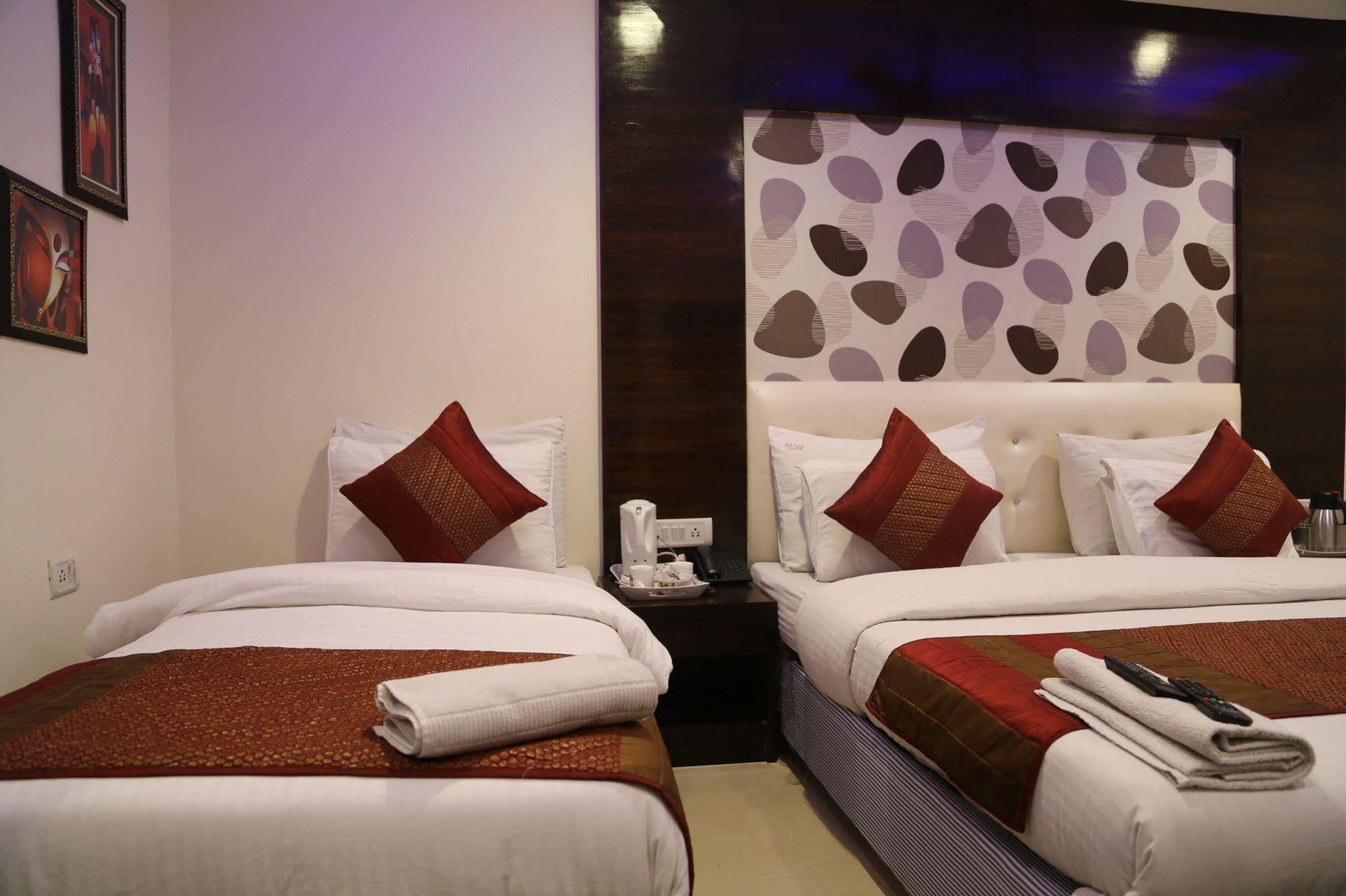 Hotel Arjun New Delhi Buitenkant foto